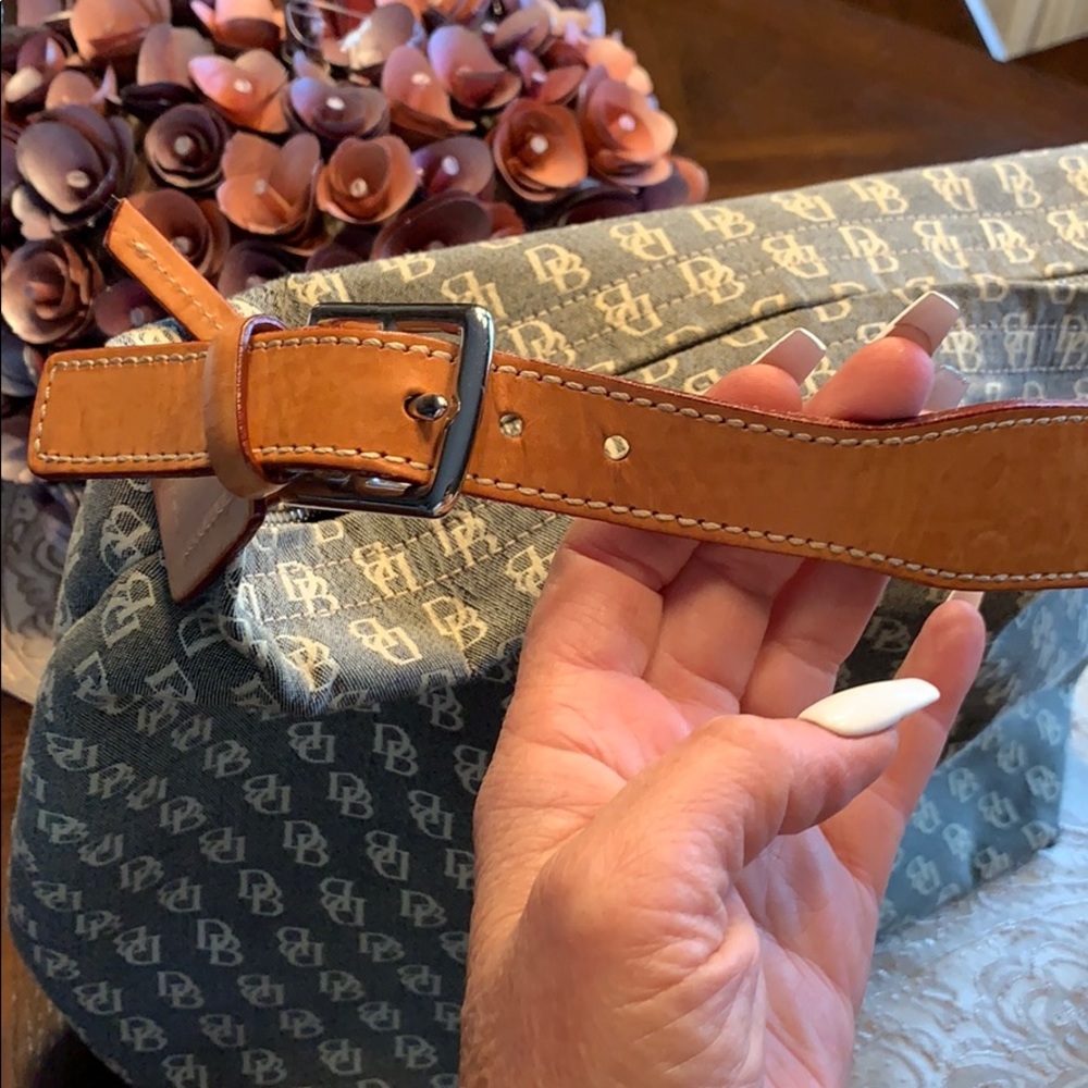 9x141/2” Dooney & Bourke Shoulder Bag - Picture 2 of 16